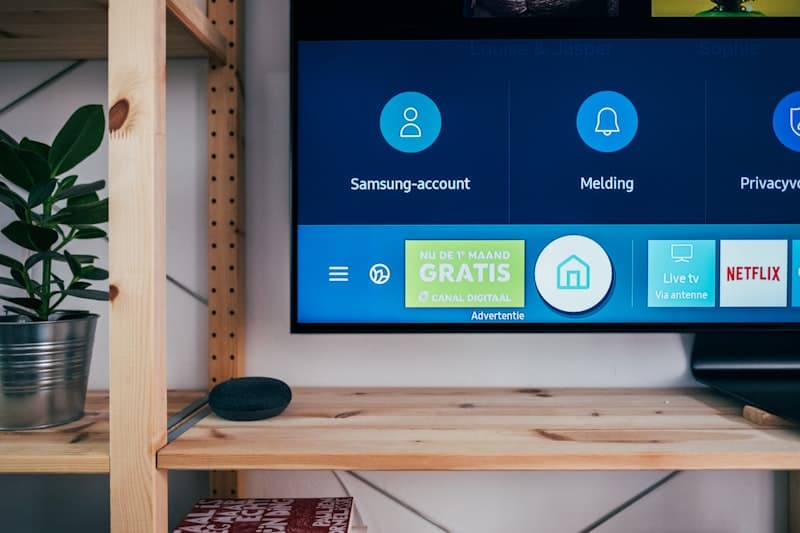 Entertainment room with smart TV and automated lighting